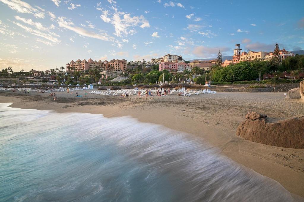 Playa Del Duque-Amazing Views 2 Bedroom Costa Adeje  Esterno foto