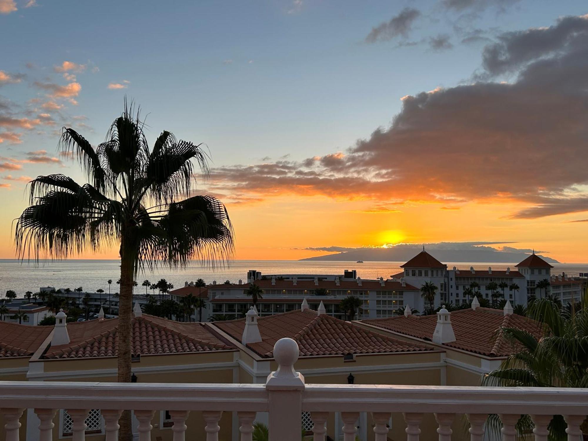 Playa Del Duque-Amazing Views 2 Bedroom Costa Adeje  Esterno foto